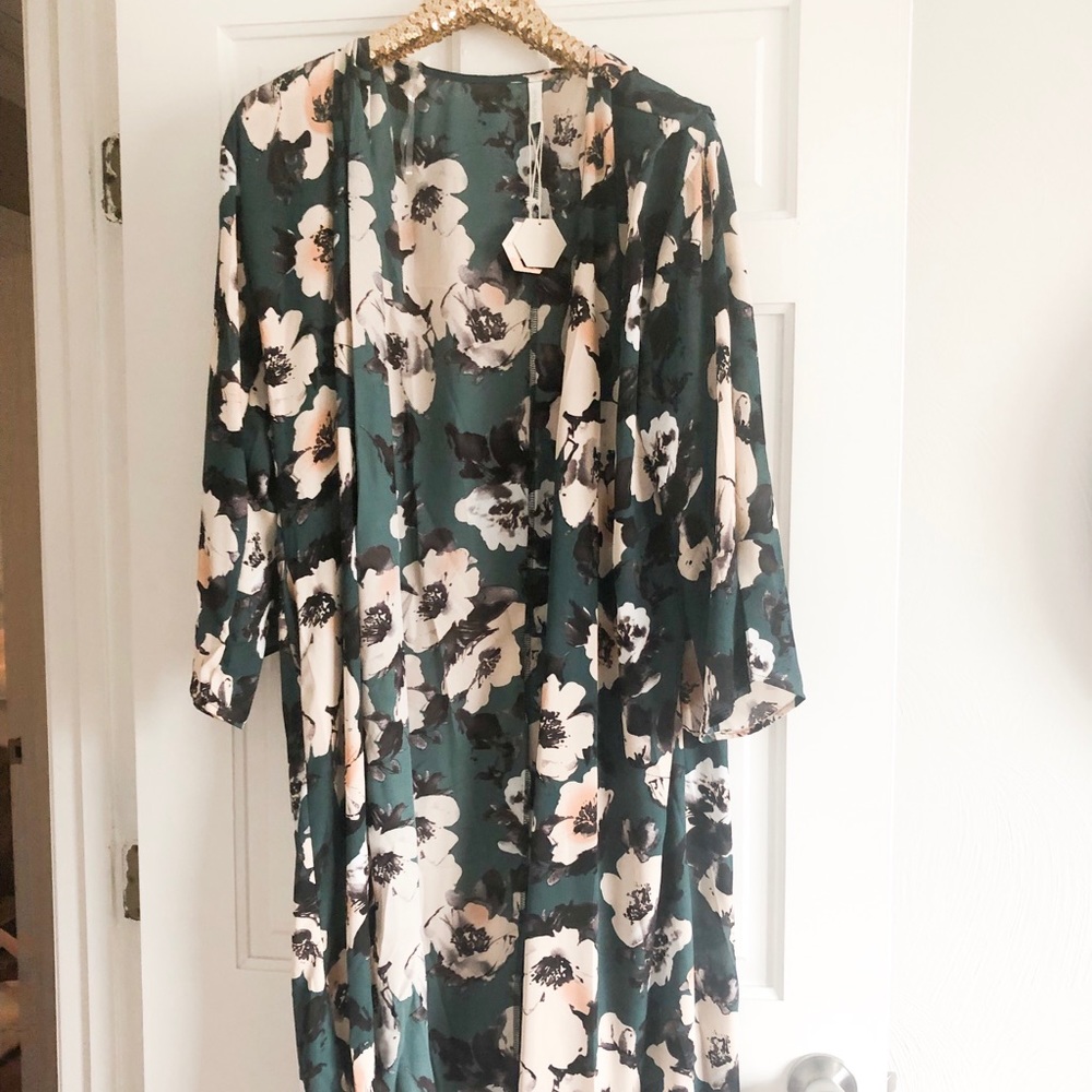 Mid sleeve length kimono
